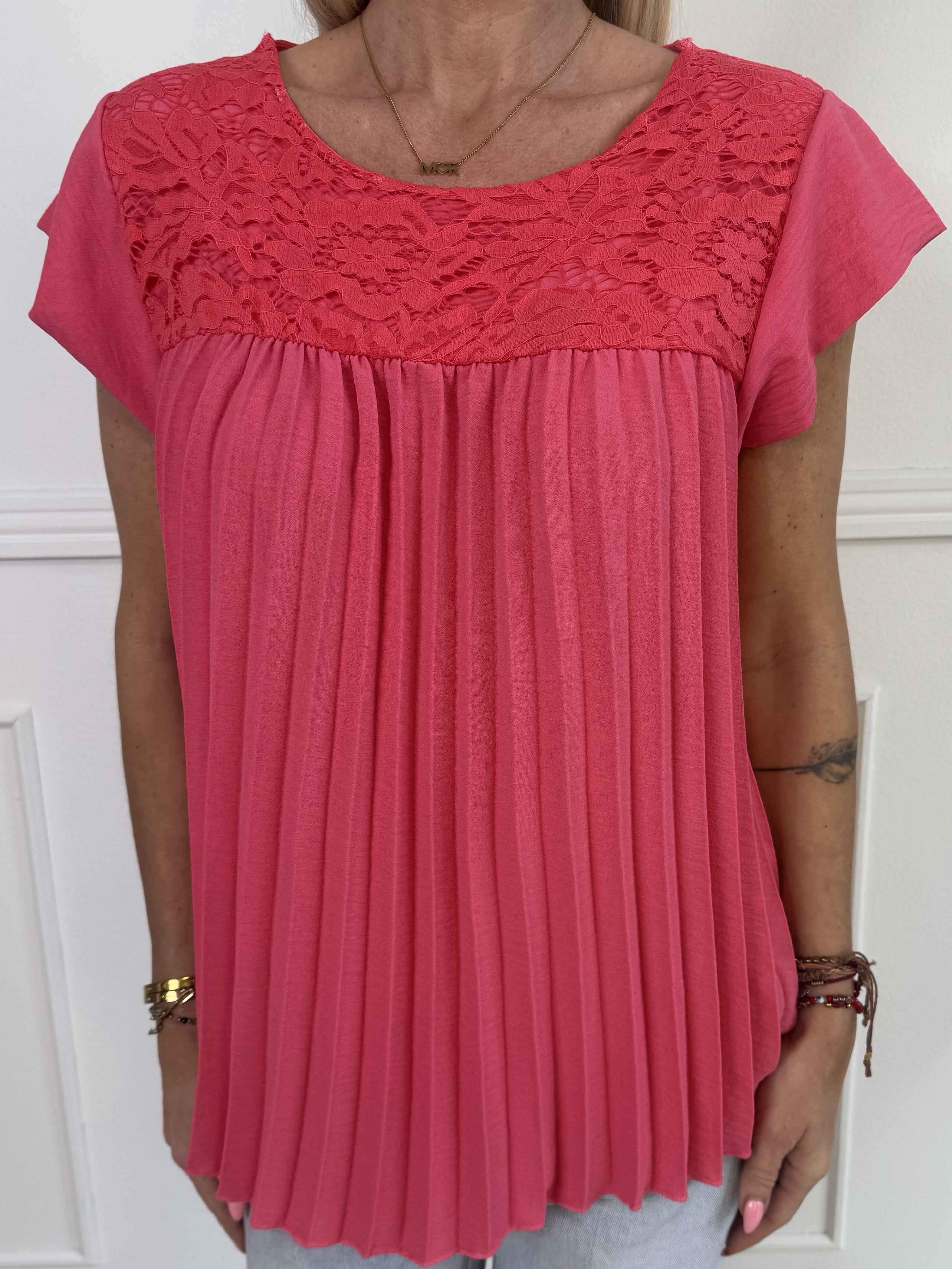 Nancy Lace Shirt - Sød tunika med plisseringer og blonde